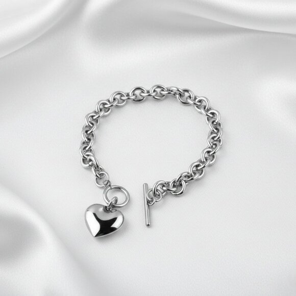 Stainless Steel Heart Charm Toggle Bracelet 8 inch Trendy Women’s NWOT - Picture 4 of 8